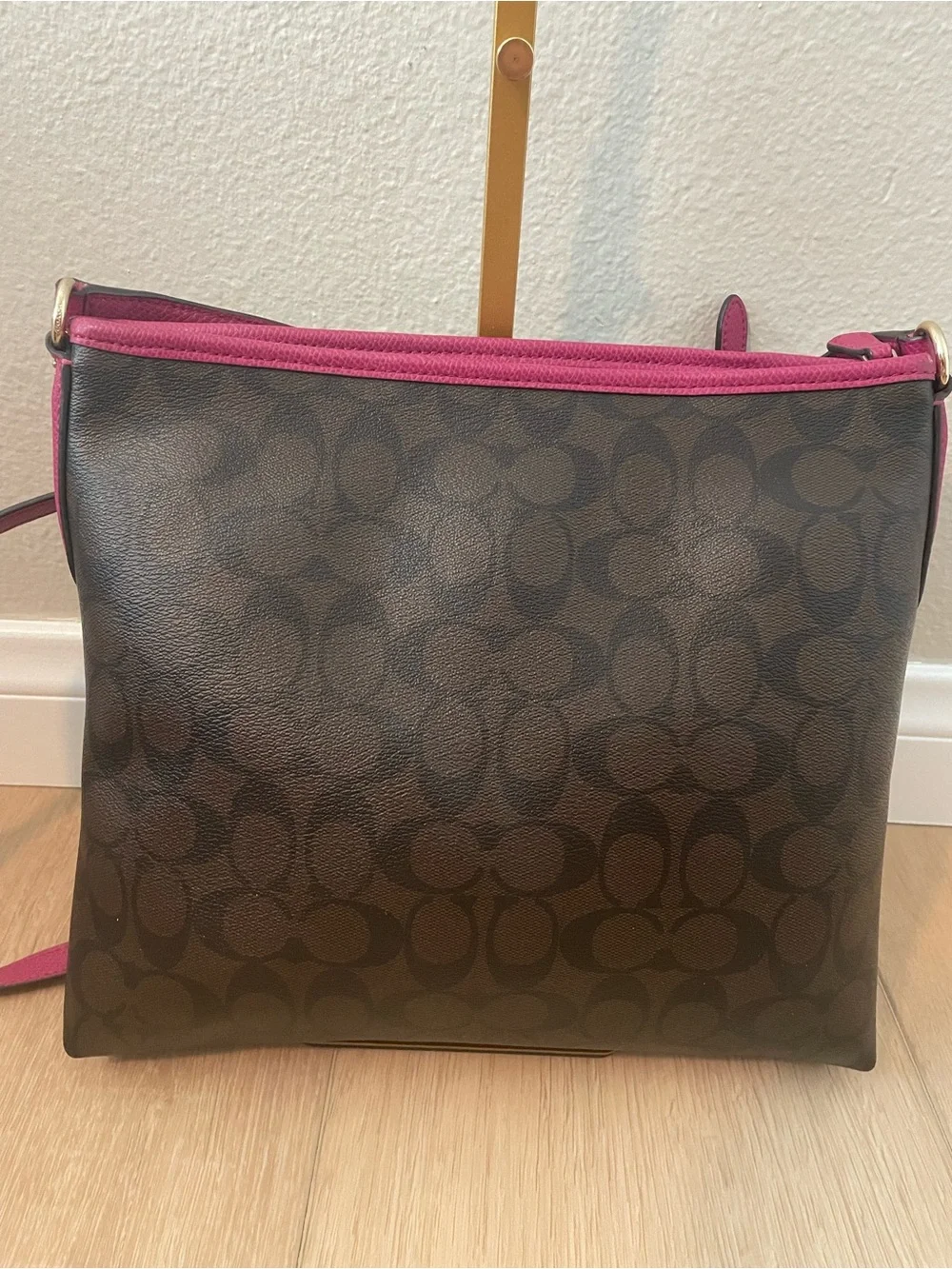 Coach Signature Brown & Pink Crossbody File Bag Adjustable Strap Fuchsia Trim